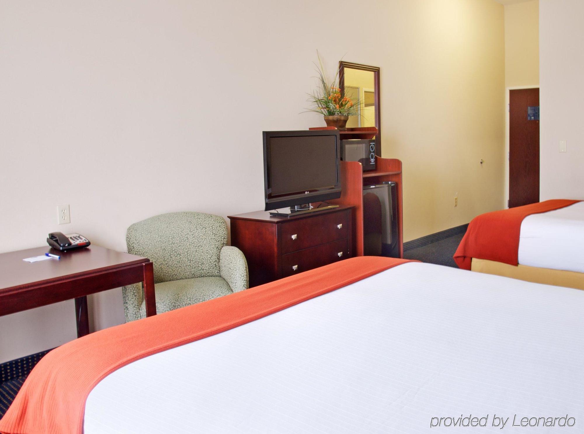 Holiday Inn Express Hotel And Suites Orange, An Ihg Hotel Kamer foto